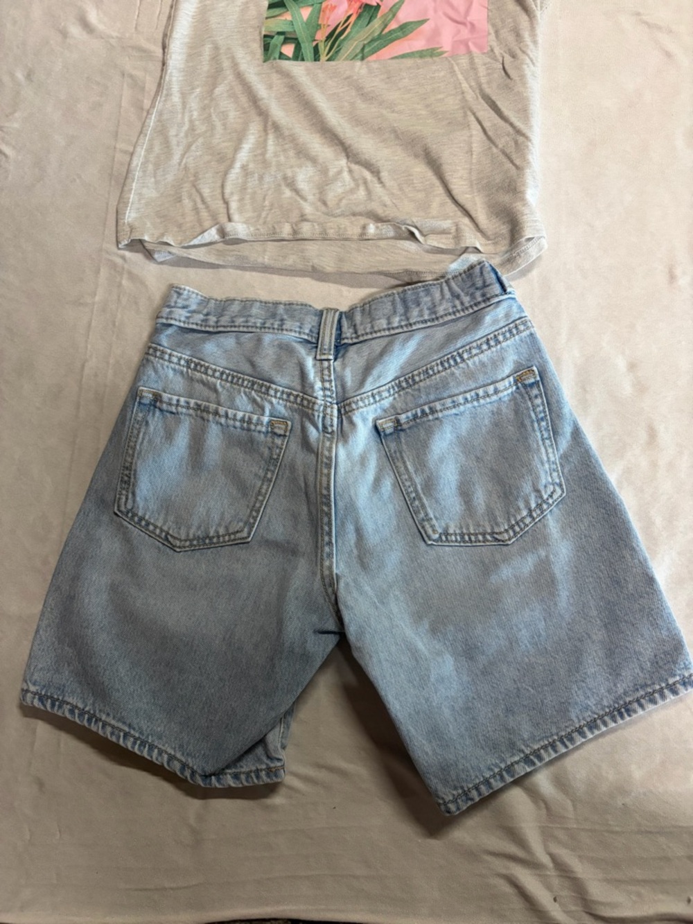 Girl’s Top and Bottom Set - Picture 2 of 6